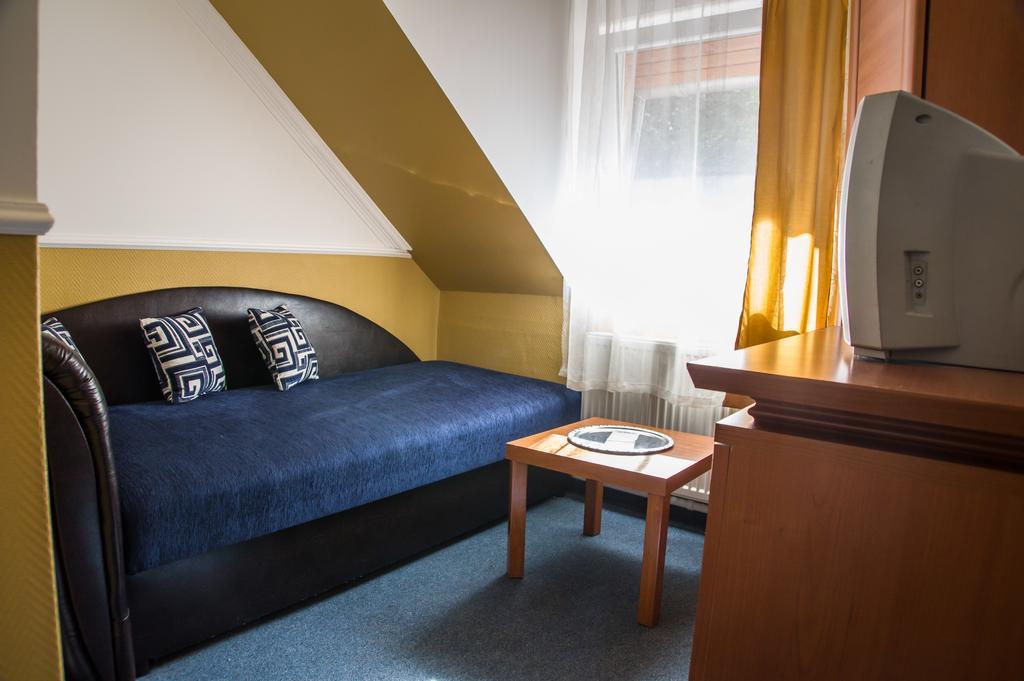 Ambrozia Szallashely Es Etterem Miskolc Bagian luar foto