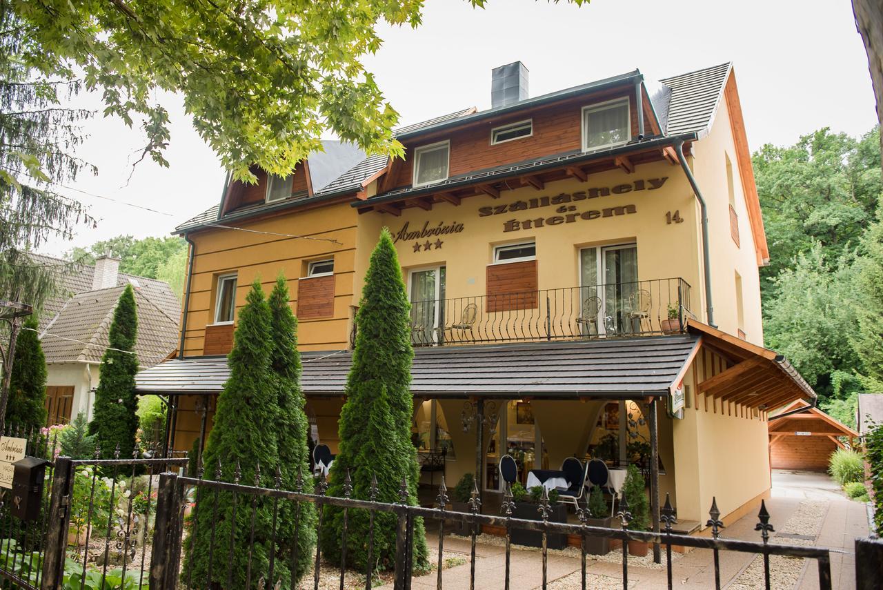 Ambrozia Szallashely Es Etterem Miskolc Bagian luar foto