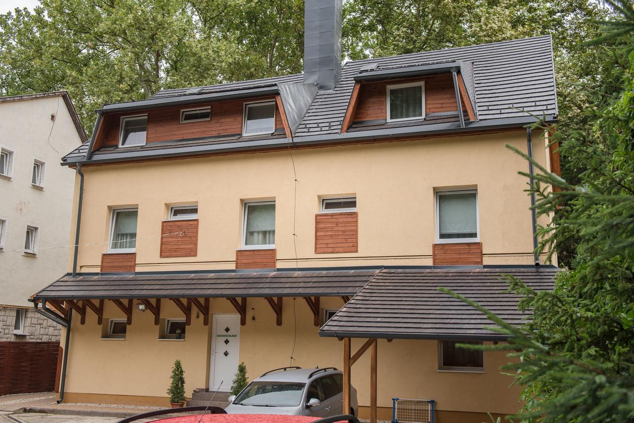 Ambrozia Szallashely Es Etterem Miskolc Bagian luar foto