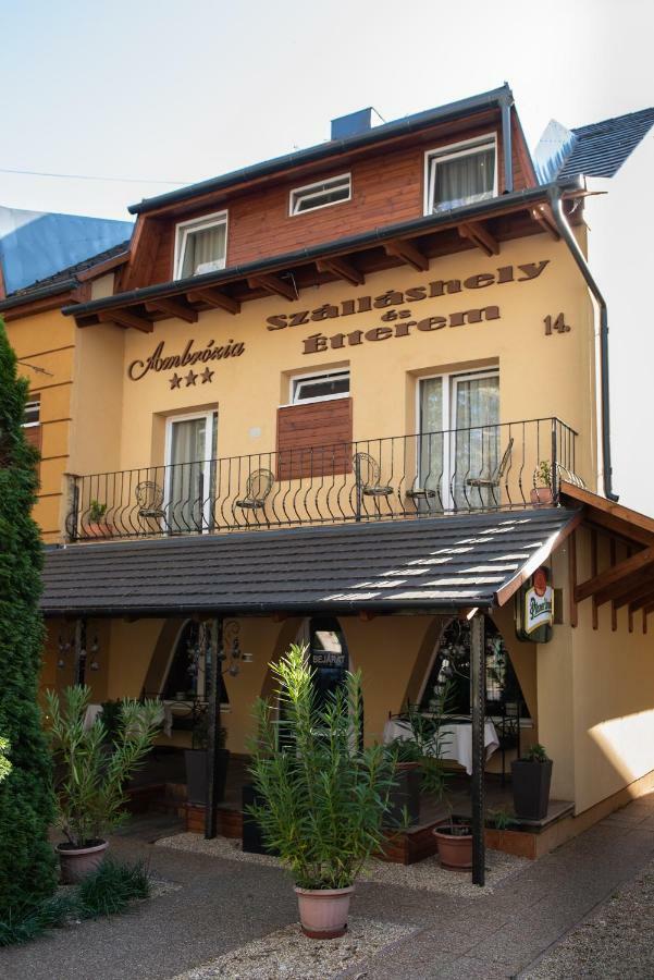 Ambrozia Szallashely Es Etterem Miskolc Bagian luar foto